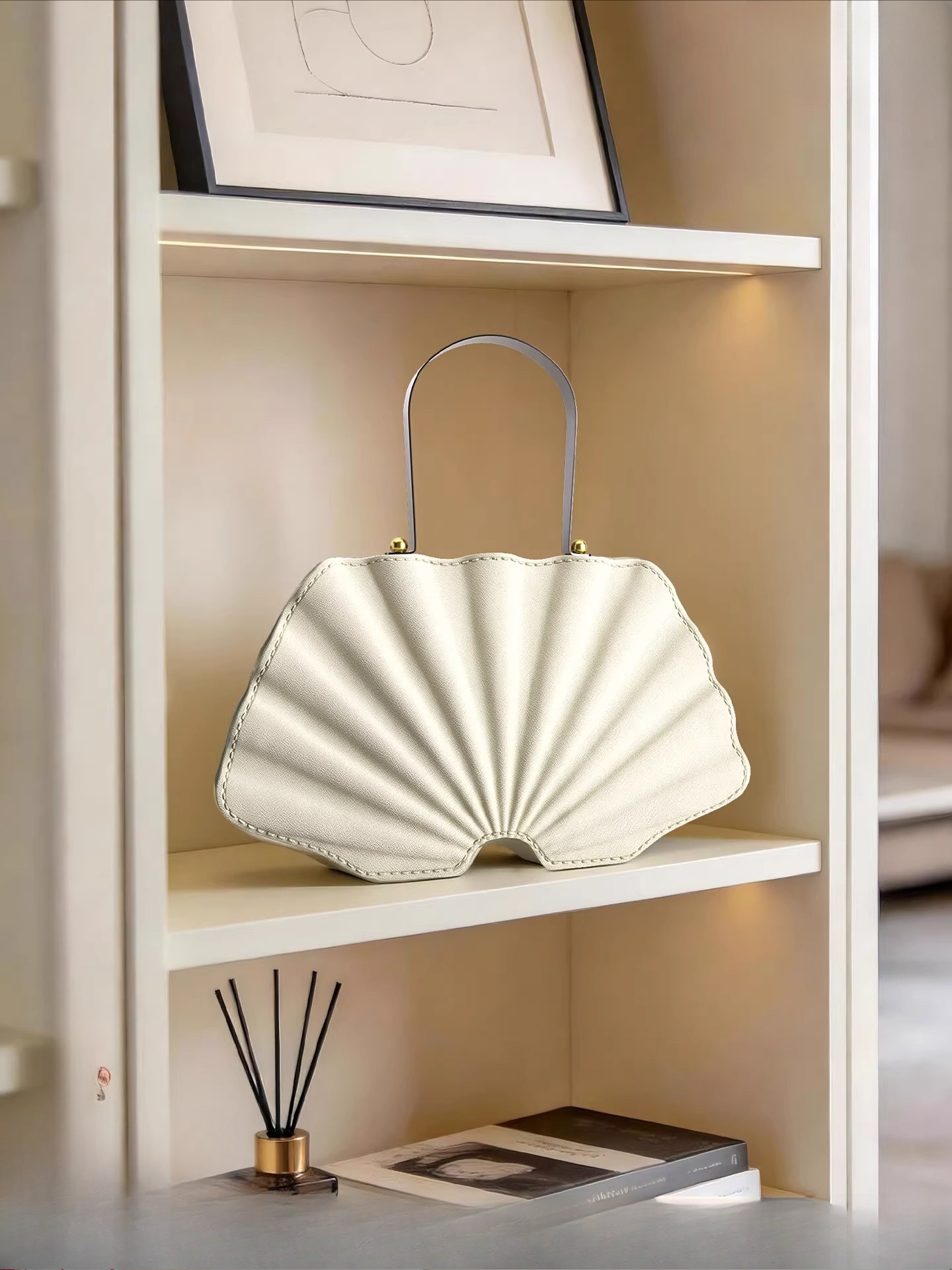 Resin Art Gift For Anniversary - Creative Shell Bag Statue Art Ornament
