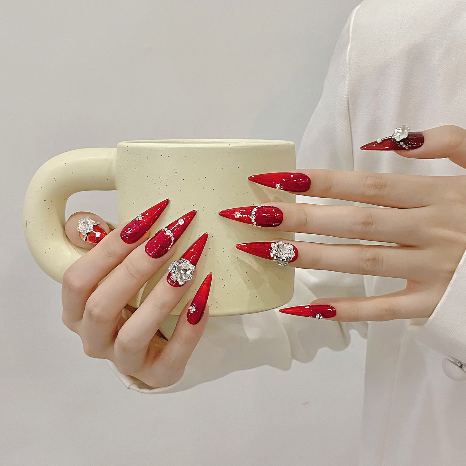 10pcs Handmade Red False Nails - Resin Art Flowers のレビューと価格