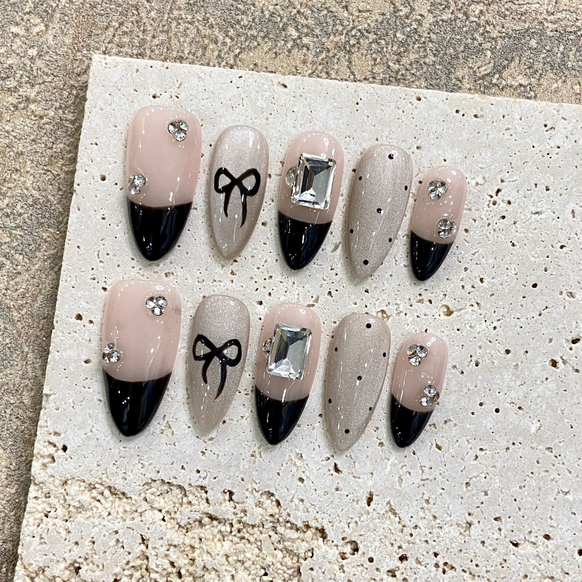 Handmade Press on Nails Black  - Resin Art Glitter のレビューと価格