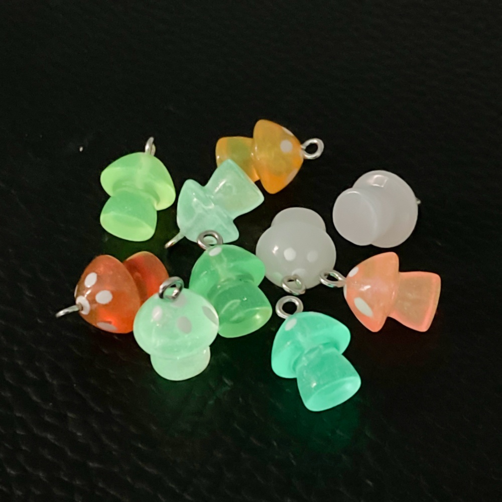 16pcs Luminous Mushroom Charms - Resin Art Essentials のレビューと価格